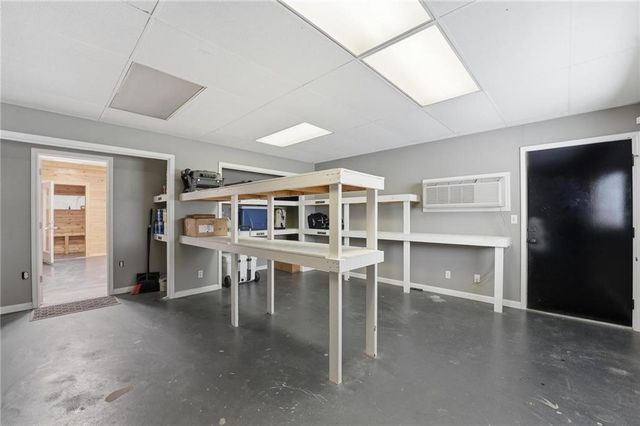 11155 Hubbard Road, Kansas City, KS 66109