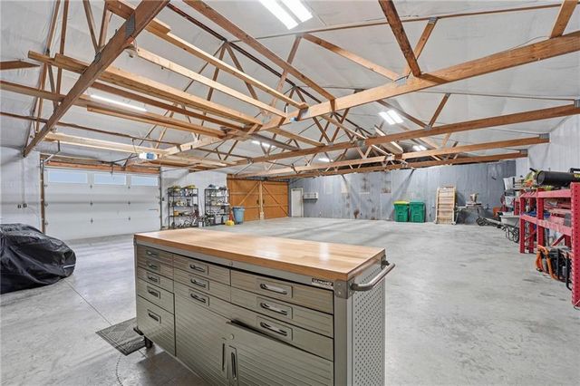 11155 Hubbard Road, Kansas City, KS 66109