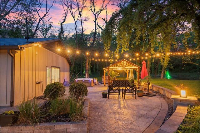 11155 Hubbard Road, Kansas City, KS 66109