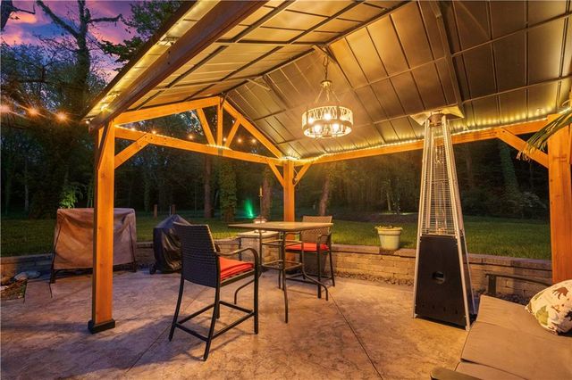 11155 Hubbard Road, Kansas City, KS 66109