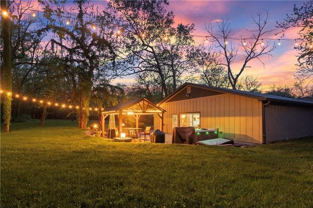 11155 Hubbard Road, Kansas City, KS 66109