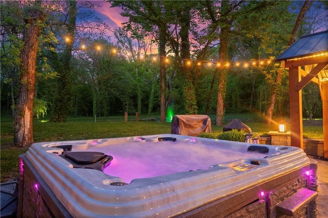 11155 Hubbard Road, Kansas City, KS 66109