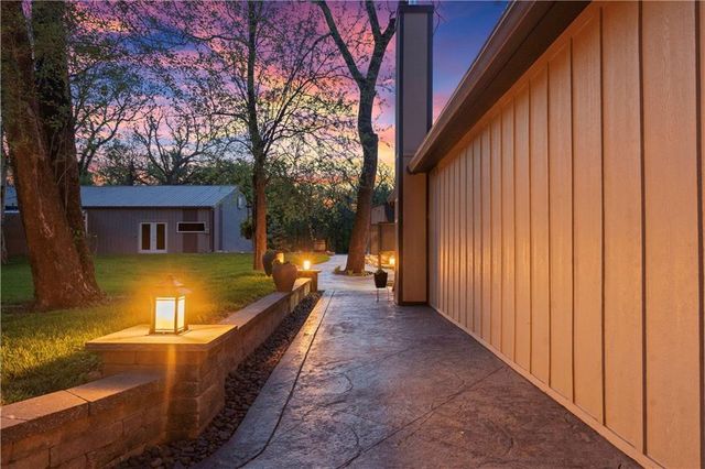 11155 Hubbard Road, Kansas City, KS 66109