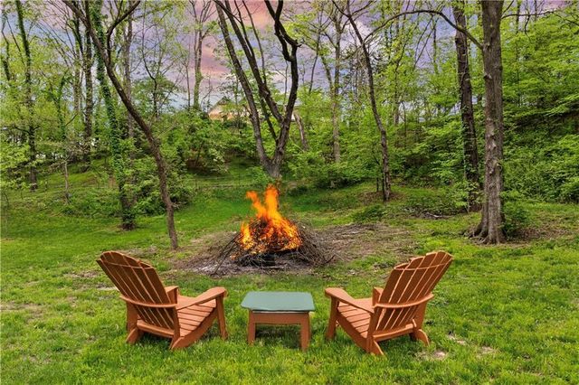 11155 Hubbard Road, Kansas City, KS 66109