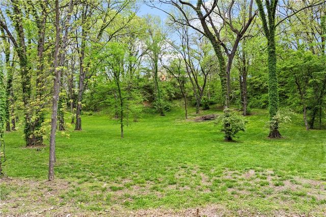 11155 Hubbard Road, Kansas City, KS 66109