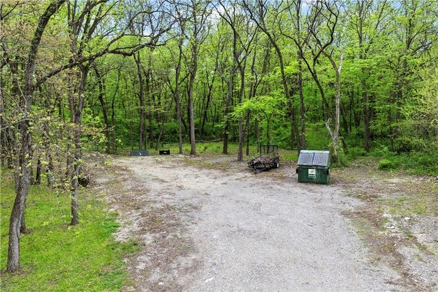 11155 Hubbard Road, Kansas City, KS 66109