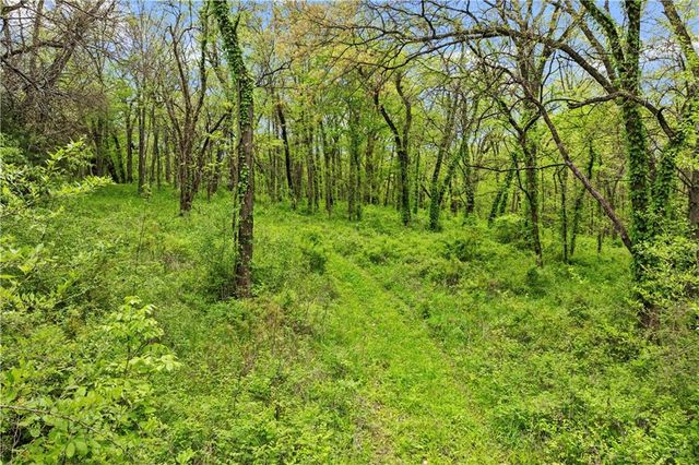 11155 Hubbard Road, Kansas City, KS 66109