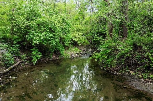 11155 Hubbard Road, Kansas City, KS 66109