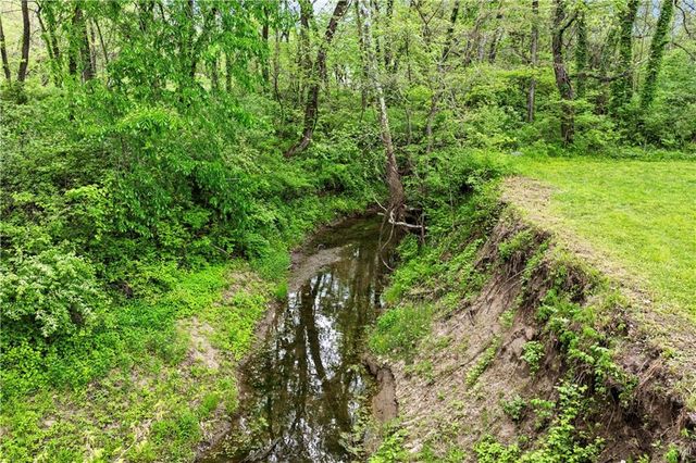 11155 Hubbard Road, Kansas City, KS 66109