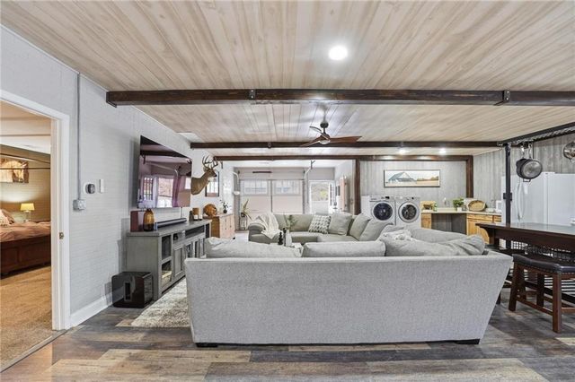 11155 Hubbard Road, Kansas City, KS 66109