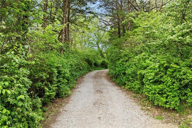 11155 Hubbard Road, Kansas City, KS 66109