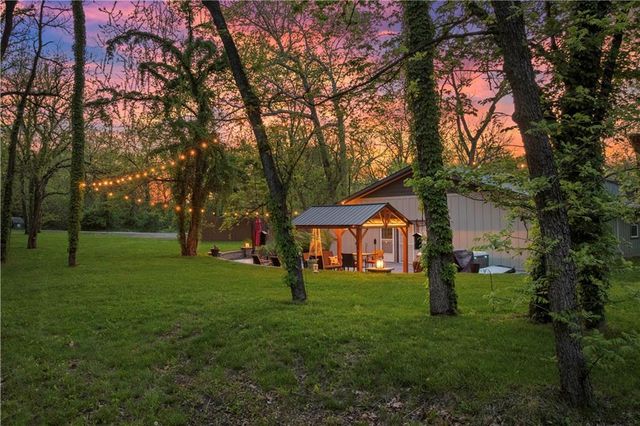 11155 Hubbard Road, Kansas City, KS 66109