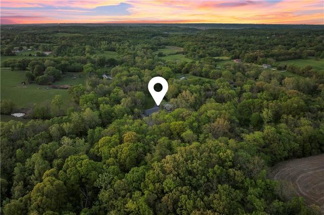 11155 Hubbard Road, Kansas City, KS 66109