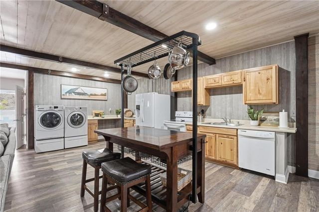 11155 Hubbard Road, Kansas City, KS 66109