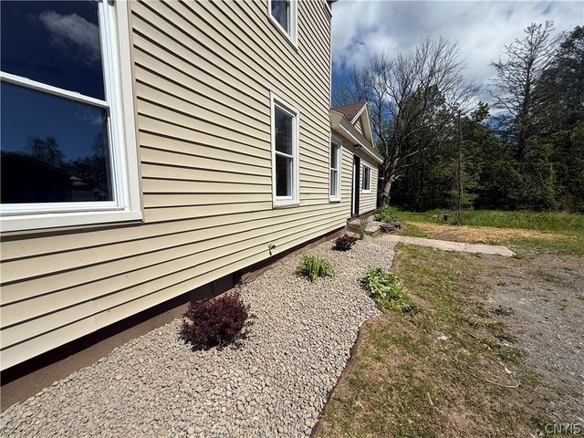 6637 Dix Road, Westmoreland, NY 13440