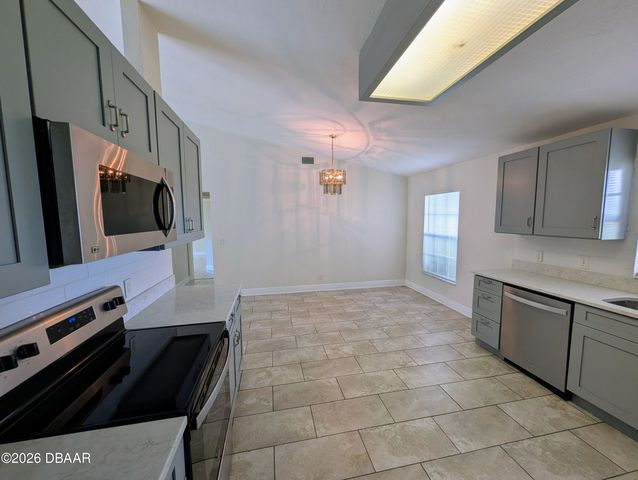 1889 Magnolia Avenue, South Daytona, FL 32119