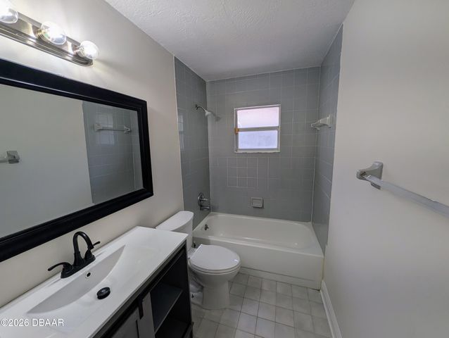 1889 Magnolia Avenue, South Daytona, FL 32119