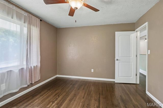 2101 Linnus Drive, High Ridge, MO 63049