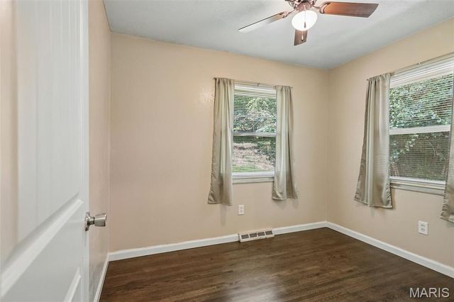 2101 Linnus Drive, High Ridge, MO 63049