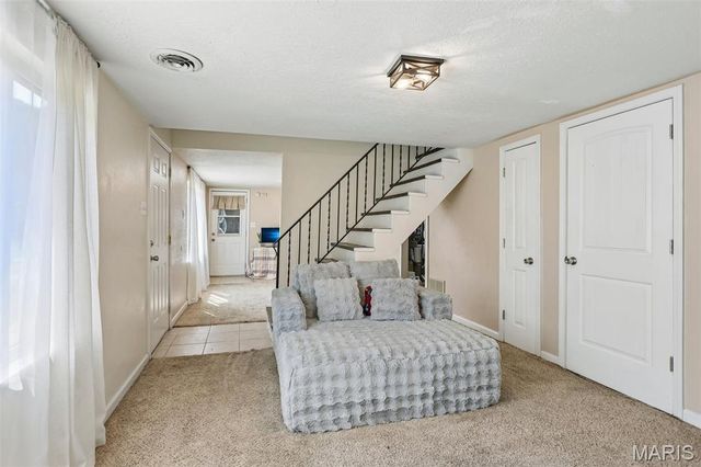 2101 Linnus Drive, High Ridge, MO 63049