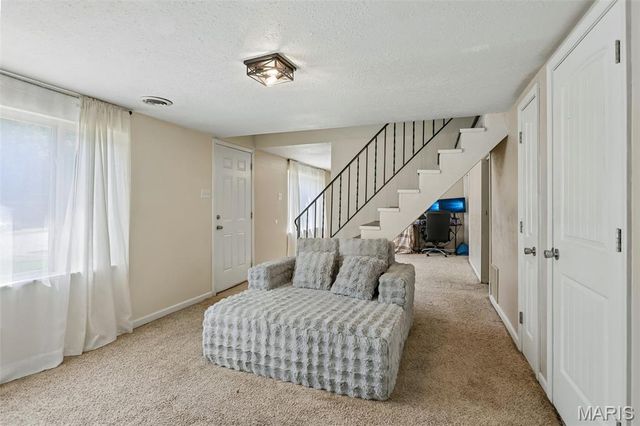 2101 Linnus Drive, High Ridge, MO 63049