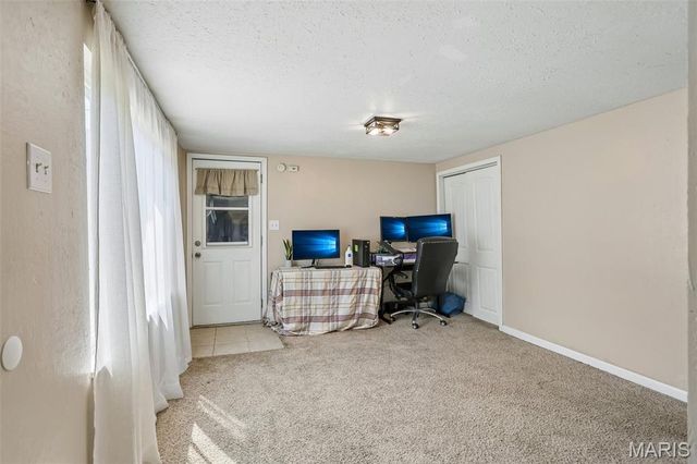 2101 Linnus Drive, High Ridge, MO 63049