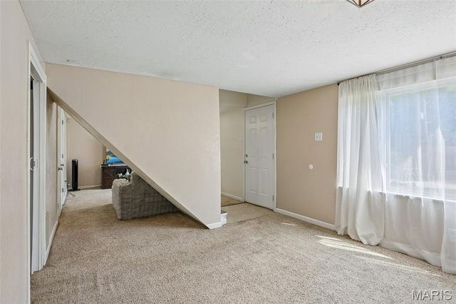 2101 Linnus Drive, High Ridge, MO 63049