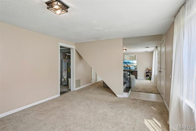 2101 Linnus Drive, High Ridge, MO 63049