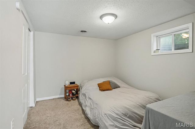 2101 Linnus Drive, High Ridge, MO 63049