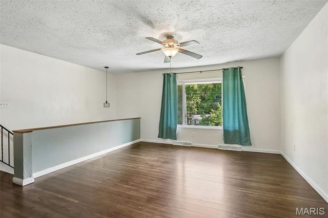 2101 Linnus Drive, High Ridge, MO 63049