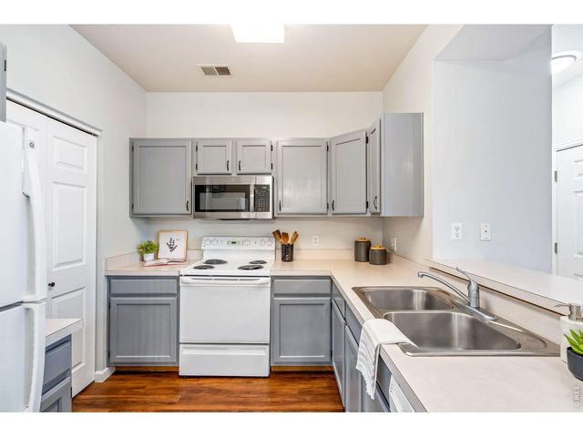 4545 Wheaton Dr H-220, Fort Collins, CO 80525