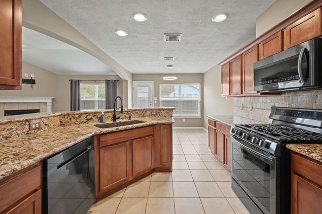 10235 Mills Run Drive, Houston, TX 77070