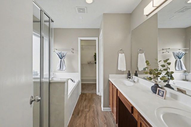 10235 Mills Run Drive, Houston, TX 77070