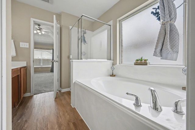 10235 Mills Run Drive, Houston, TX 77070