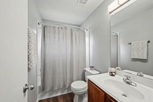 10235 Mills Run Drive, Houston, TX 77070