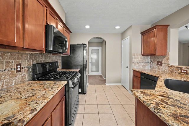 10235 Mills Run Drive, Houston, TX 77070