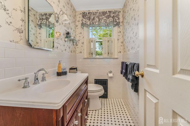 2051 Audubon Avenue, South Plainfield, NJ 07080