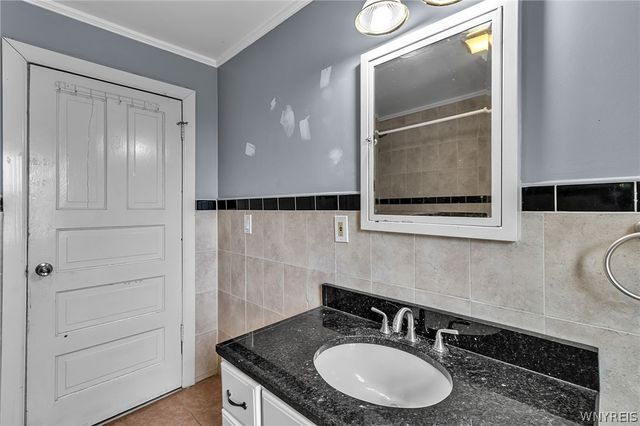 699 Chilton Avenue, Niagara Falls, NY 14301