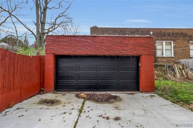 699 Chilton Avenue, Niagara Falls, NY 14301
