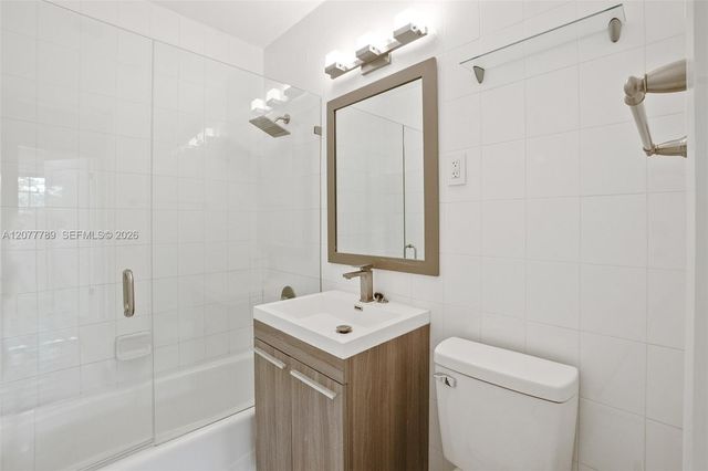 2725 NE 21st Avenue, Fort Lauderdale, FL 33306