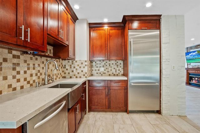 2725 NE 21st Avenue, Fort Lauderdale, FL 33306