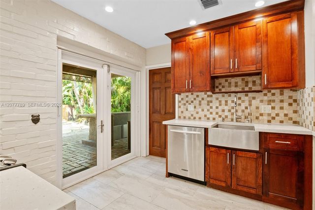 2725 NE 21st Avenue, Fort Lauderdale, FL 33306