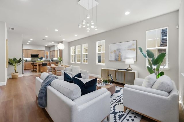 38 Cook Place, Santa Clara, CA 95050