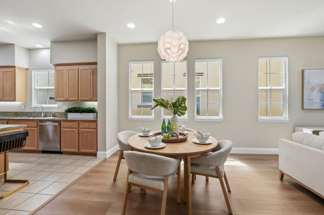 38 Cook Place, Santa Clara, CA 95050
