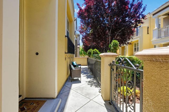 38 Cook Place, Santa Clara, CA 95050