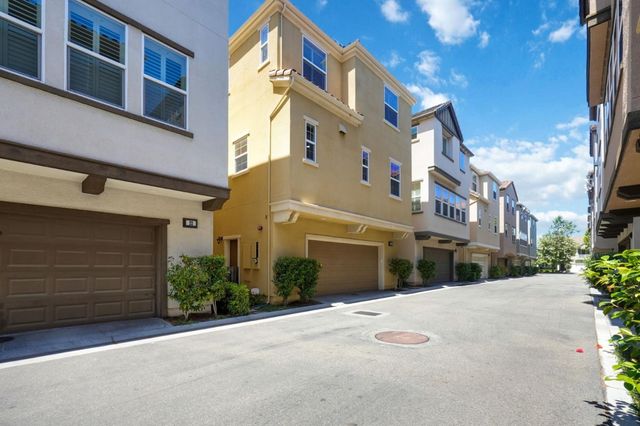 38 Cook Place, Santa Clara, CA 95050