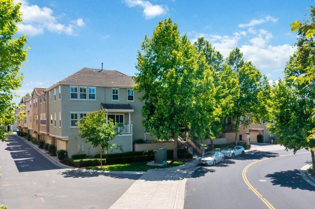 38 Cook Place, Santa Clara, CA 95050