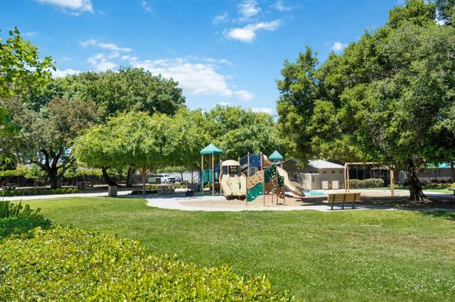 38 Cook Place, Santa Clara, CA 95050