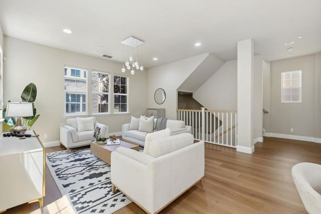 38 Cook Place, Santa Clara, CA 95050