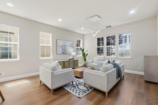 38 Cook Place, Santa Clara, CA 95050